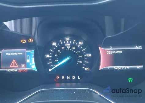 2017 Ford Fusion Energi Platinum z USA, uszkodzony, nr VIN 3FA6P0SU3HR118339